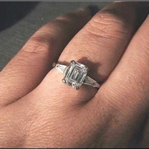 EMERALD CUT ENGAGEMENT RING SIZE 8 - Picture 1 of 10